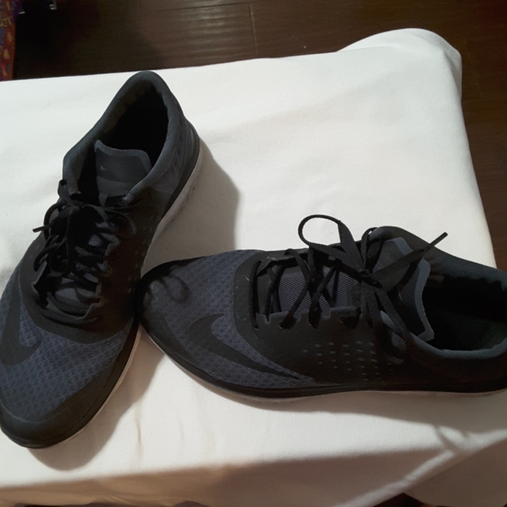 Nike running shoe size 13